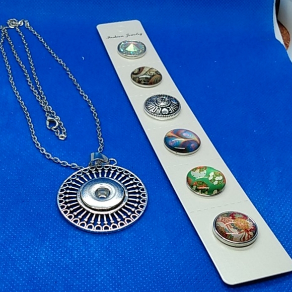 28" silver snap button necklace with 6 buttons - Picture 1 of 4